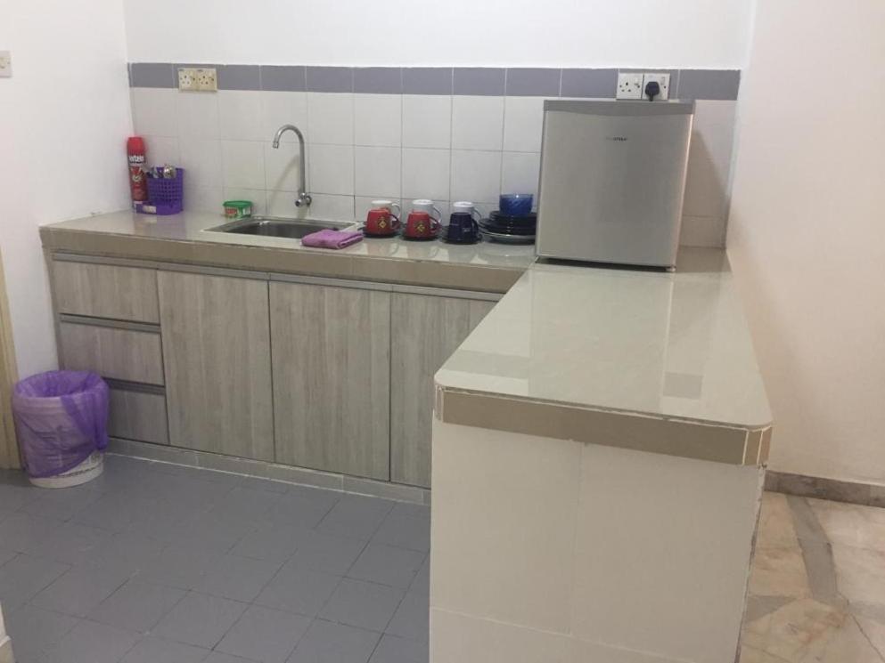 Pd Bayu Beach Resort Private Service Apartment 波德申 外观 照片